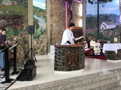 Missa dos Movimentos Marianos foi a 2Âª celebraÃ§Ã£o do dia no SantuÃ¡rio de Laranjeiras do Sul (12/10)